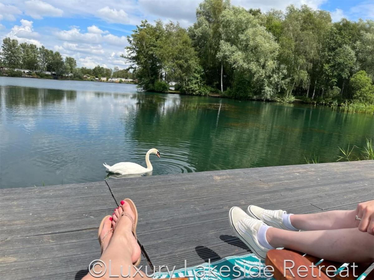 Lakeside Retreat With Hot Tub & Fishing Peg At Tattershall Lakes Country Park Hotel ภายนอก รูปภาพ